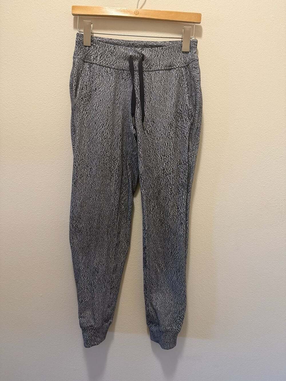 Lululemon Ready to Rulu Jogger Pant Spray Jacquard White Black Size 4